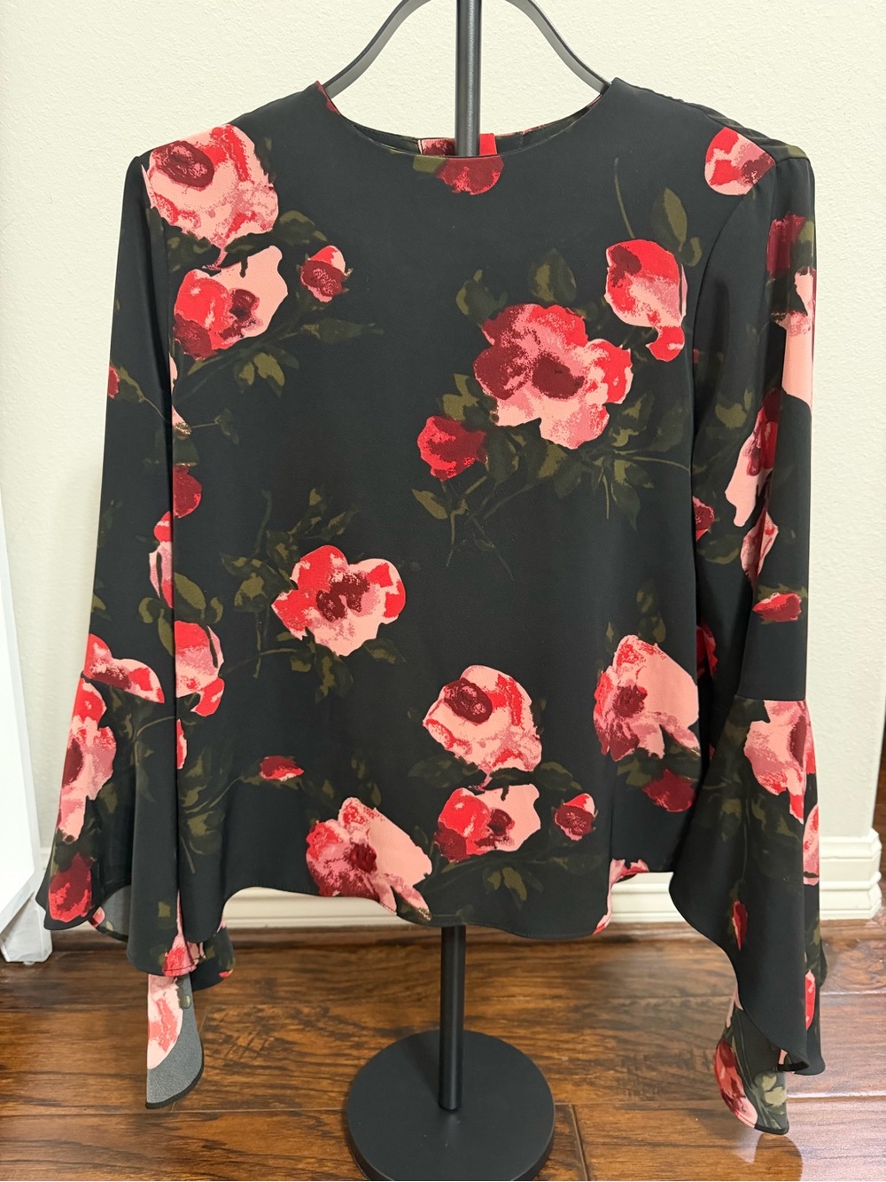 Carmen Marc Valvo Black Blouse with Red & Pink Floral Print - Picture 2 of 8
